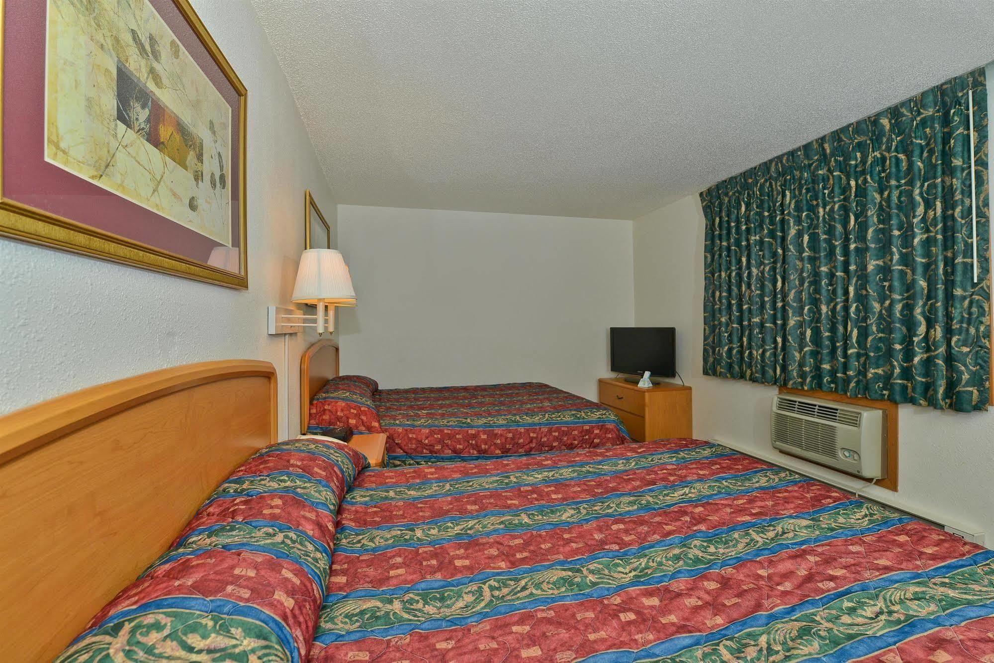 Americas Best Value Inn And Suites Bismarck Rom bilde