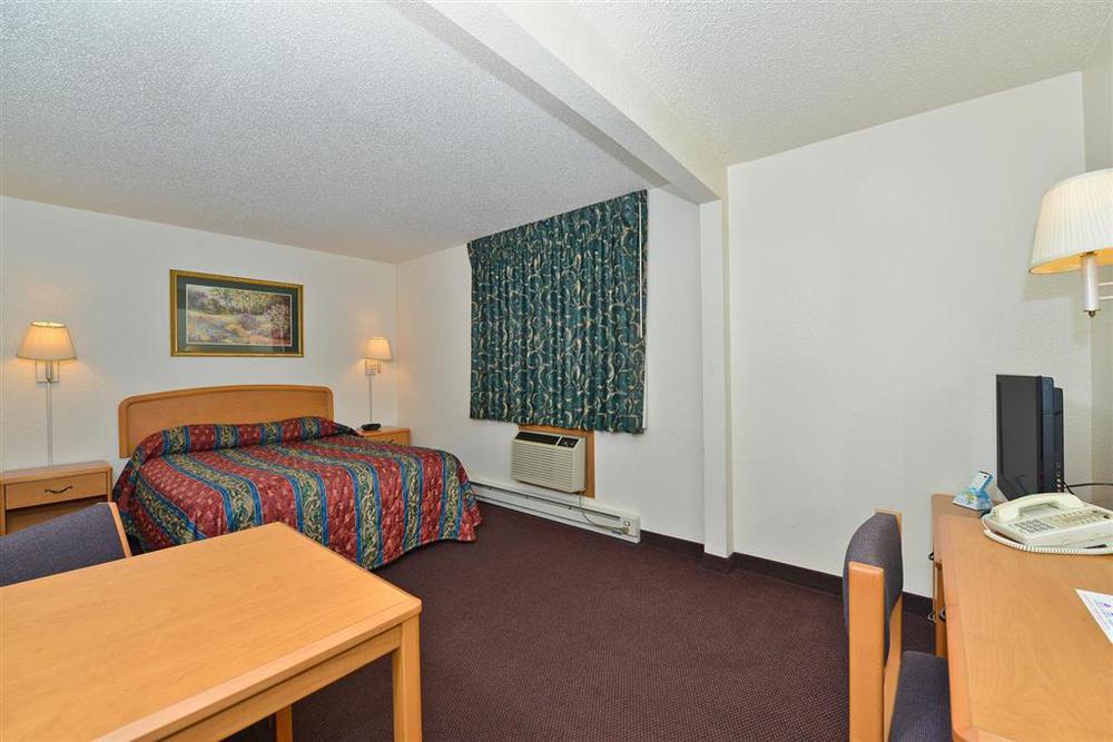 Americas Best Value Inn And Suites Bismarck Rom bilde